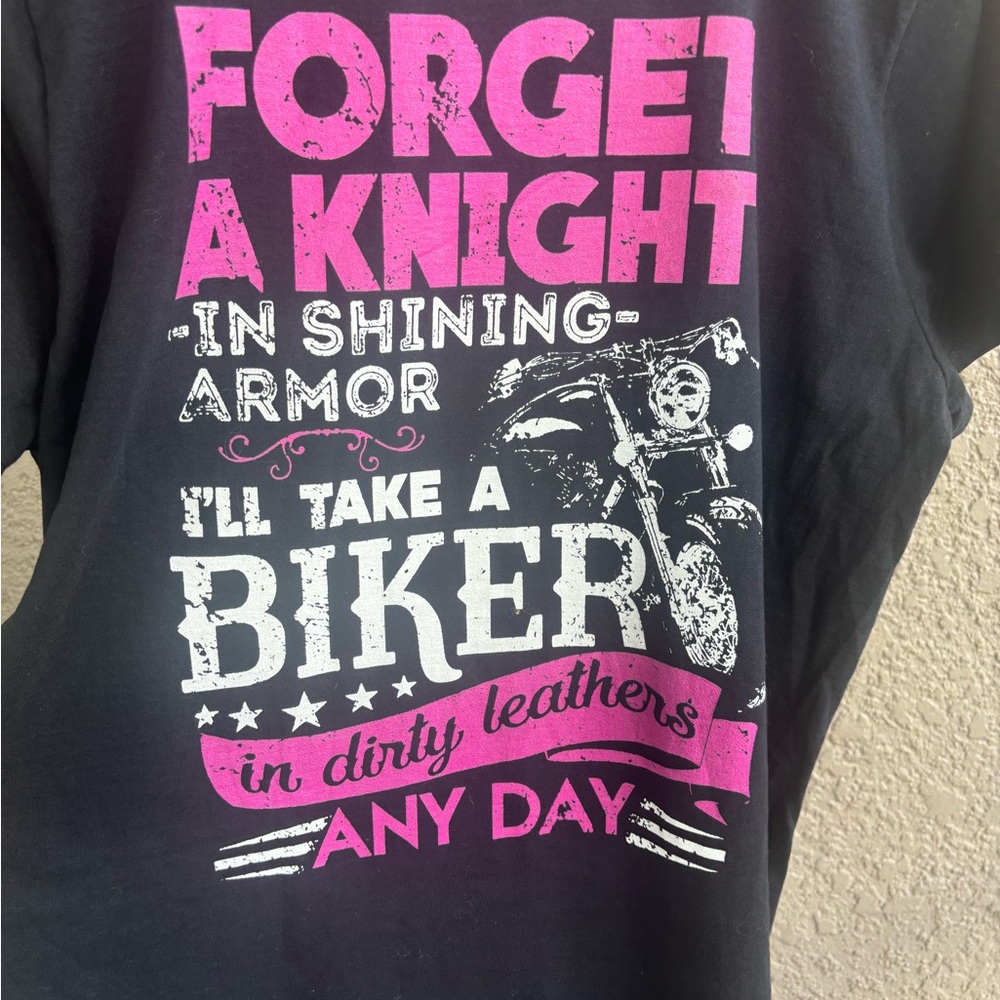 Fruit of the Loom Black Tee with Pink and White Graphic